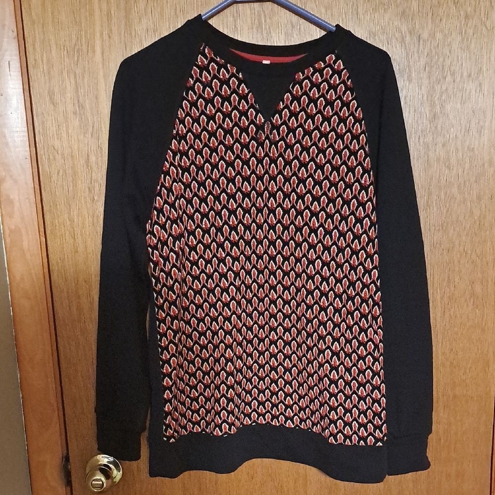 No Ka ' Oi Womens Black And Red Swet Shirt Large.